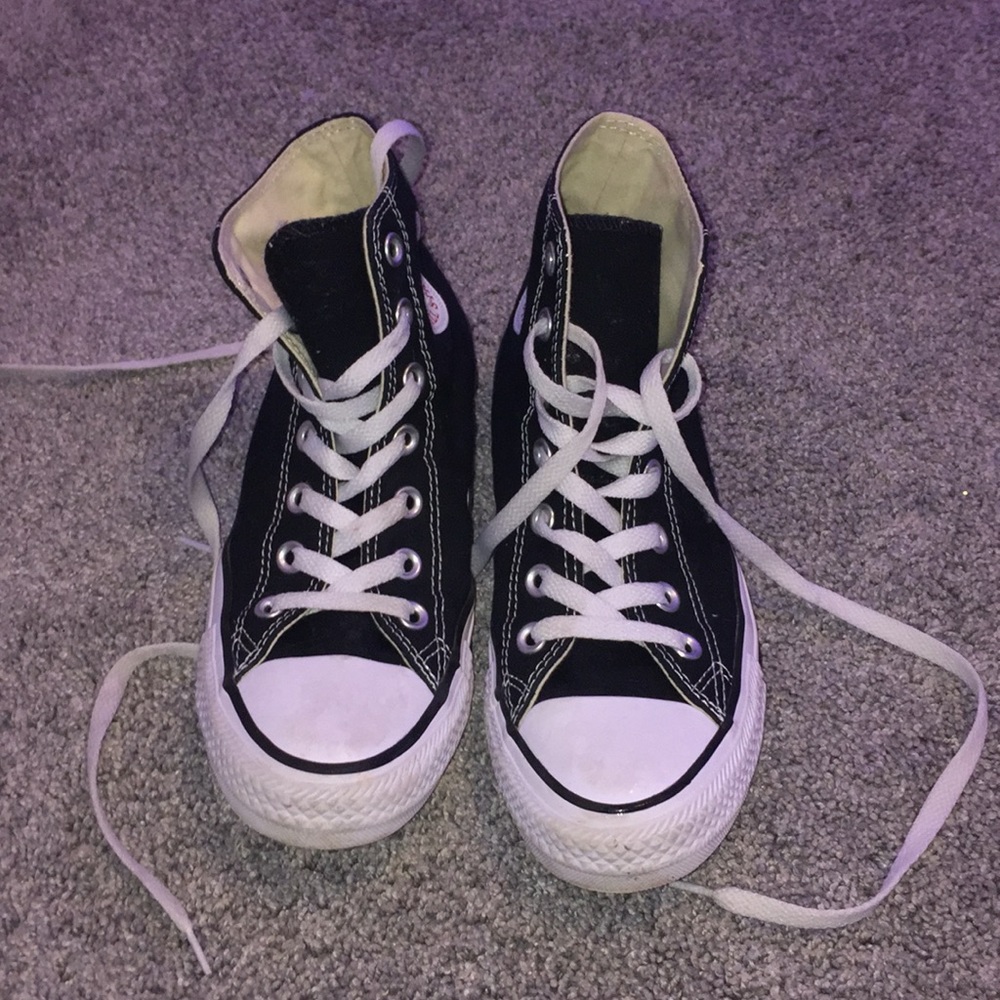 Women’s Converse Shoes!!
